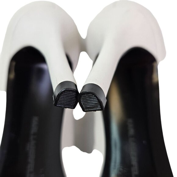 NWT/NWOB Karl Lagerfeld Leather Shivani Chain & Pear Embellished Heels Size 9 - Picture 8 of 9